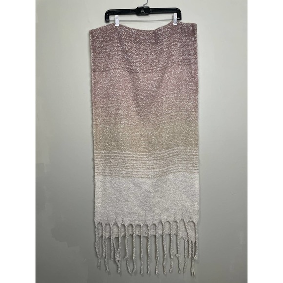 Sold at Anthropologie Mer Sea & Co Beautiful Soft Oversized Pink White Scarf - Picture 3 of 6